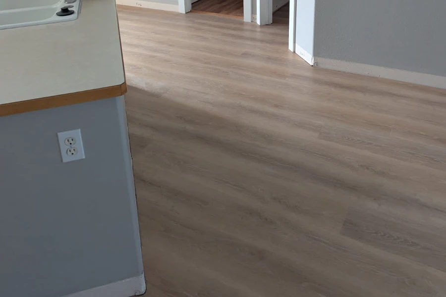How To Install Vinyl Flooring in Hungry Horse, MT